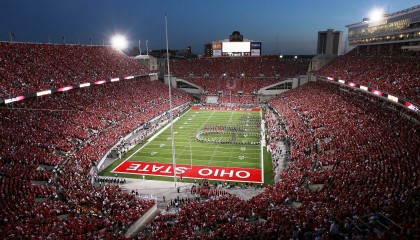 九游体育链接-“天才”车手：分析比赛中获胜的关键技巧，赛车手的车技