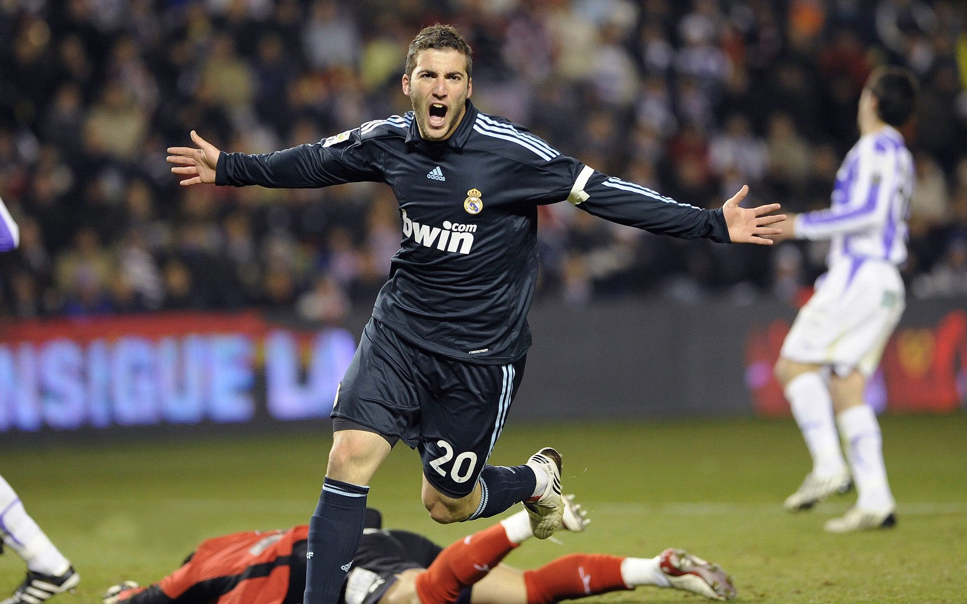 _业余爱好者疯狂热爱：全民网球运动趋势正式开启_，全名网球