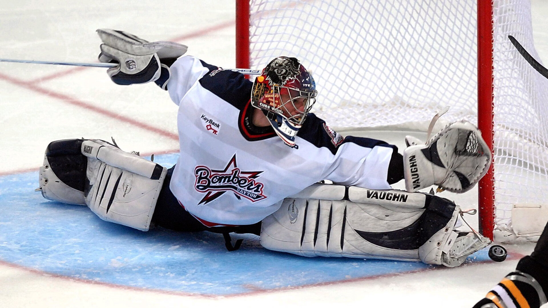 _魔术在主场爆发，逆转取胜_，魔术出场动作