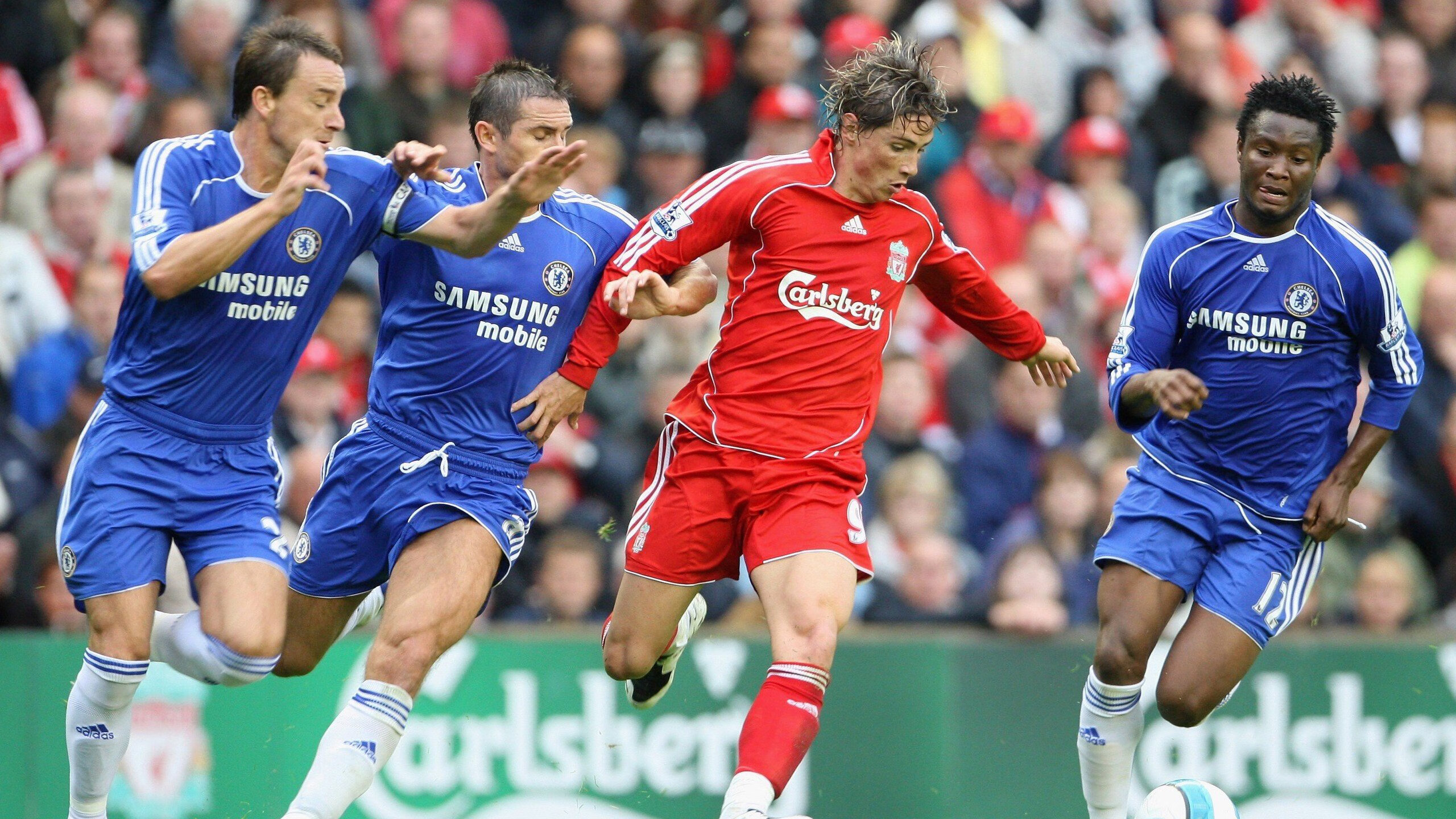 【现场互动】观众投票支持最精彩的击球瞬间，比赛现场投票